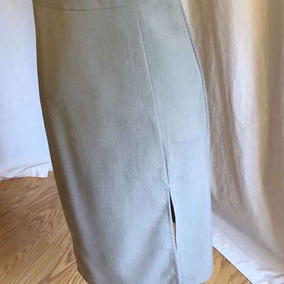 Sleeveless 2 tone dress in medium by C. LUCE - Picture 4 of 8